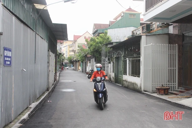 Tạm “cắt” 131 số điện thoại của đơn vị với quảng cáo, rao vặt vi phạm