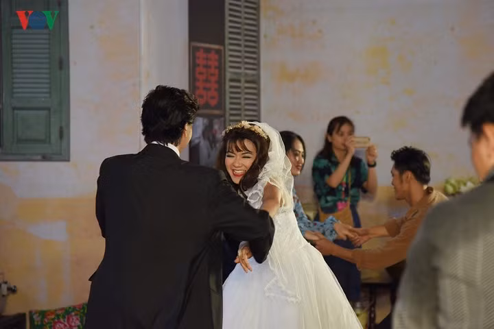 “Xuyên không” trải nghiệm đám cưới thời bao cấp giữa lòng Hà Nội