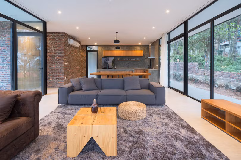 Ngôi nhà nằm trên đồi thông ở Việt Nam lên tạp chí Mỹ