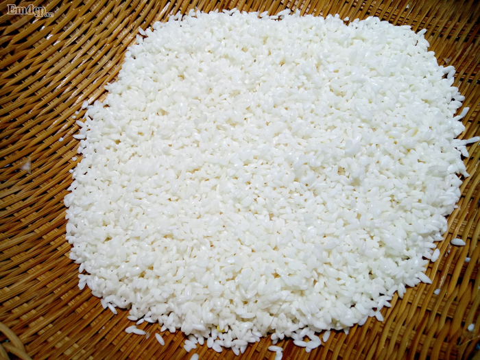 Xôi gấc đậu xanh thơm ngon cho bữa sáng tràn đầy năng lượng