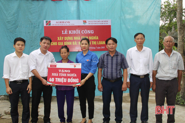 Khởi công xây dựng nhà tình nghĩa cho hộ nghèo ở thị trấn Xuân An