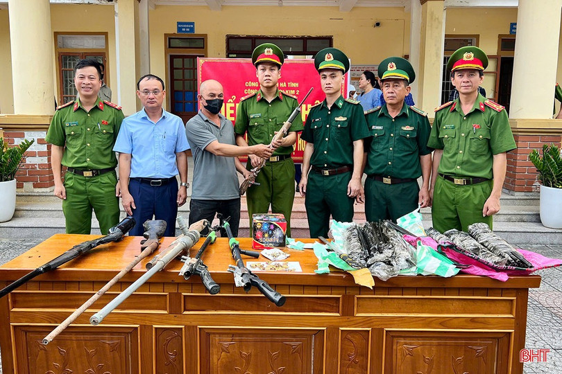 Người dân cần chủ động giao nộp vũ khí quân dụng cho cơ quan chức năng. image.jpg