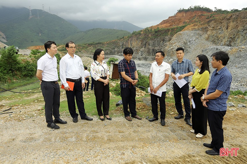 Đoàn giám sát HĐND tỉnh khảo sát tình hình khai thác tại mỏ đá phường Kỳ Phương, TX Kỳ Anh vào tháng 10/2024. bqbht_br_khai-thac-khoang-san.jpg