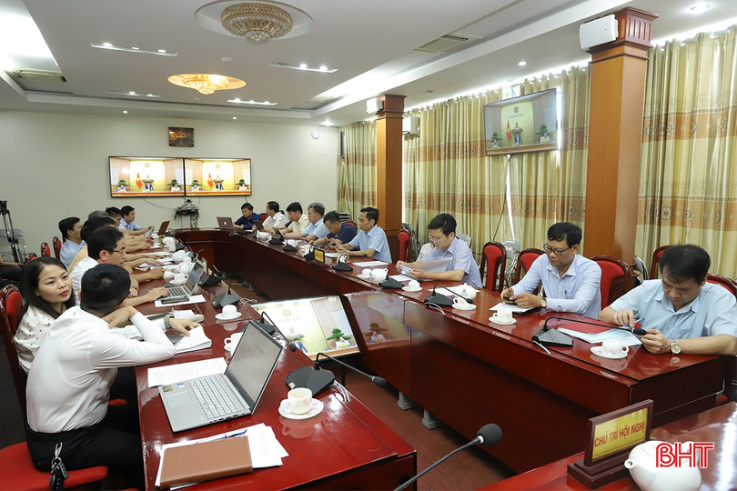 Các đại biểu tham dự ở điểm cầu Hà Tĩnh. bqbht_br_hop-an-toan-giao-thong-1.jpg