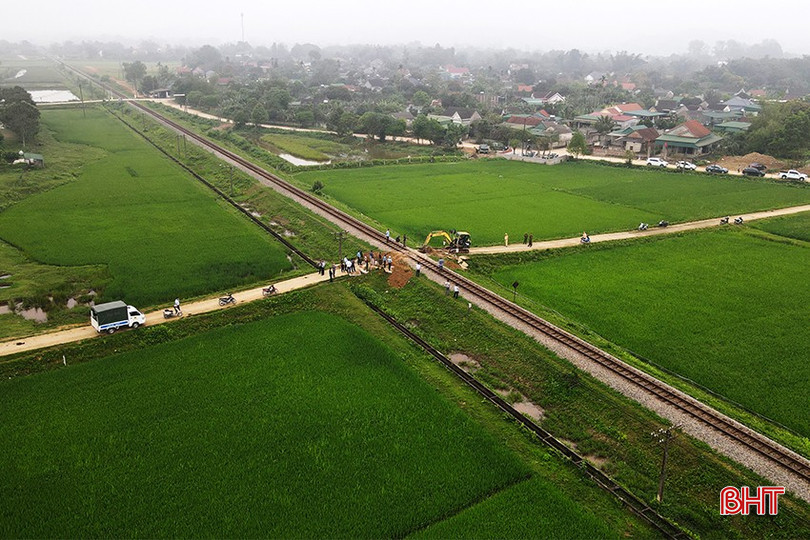 bqbht_br_xoa-loi-di-tu-mo-qua-duong-sat-1a.jpg
