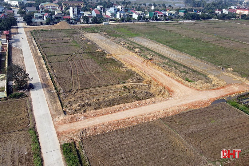 TP Hà Tĩnh đang triển khai xây dựng hạ tầng khu tái định cư tại khối phố Tân Quý, phường Thạch Quý cho các hộ dân thuộc diện di dời nhà cửa do ảnh hưởng dự án đường Xô Viết Nghệ Tĩnh kéo dài. bqbht_br_duong-xo-viet-nghe-tinh-keo-dai.jpg