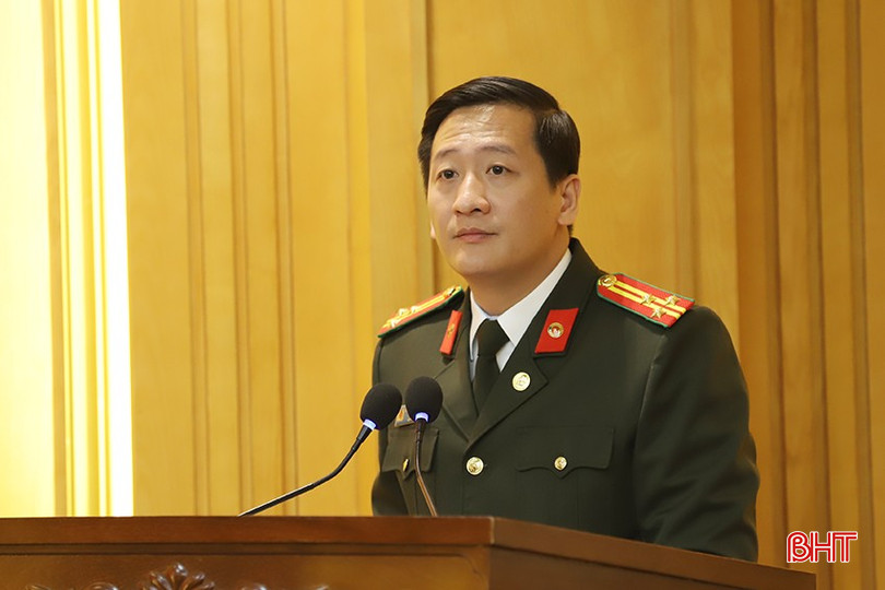 Thượng tá Nguyễn Quốc Hùng – Phó Giám đốc Công an tỉnh thông tin tại hội nghị. bqbht_br_bao-cao-vien.jpg