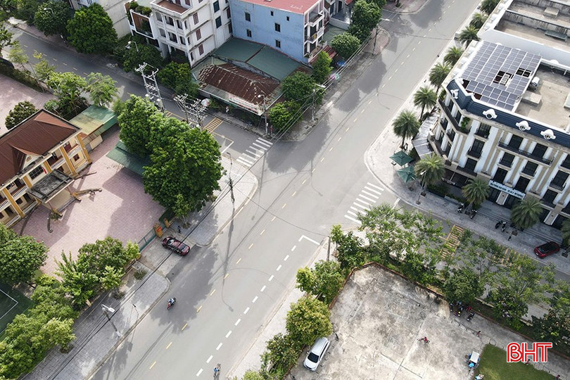 Ngã tư giao đường Nguyễn Huy Tự với đường Bùi Dương Lịch, phường Thành Sen, tỉnh Hà Tĩnh. bqbht_br_tai-nan-8.jpg