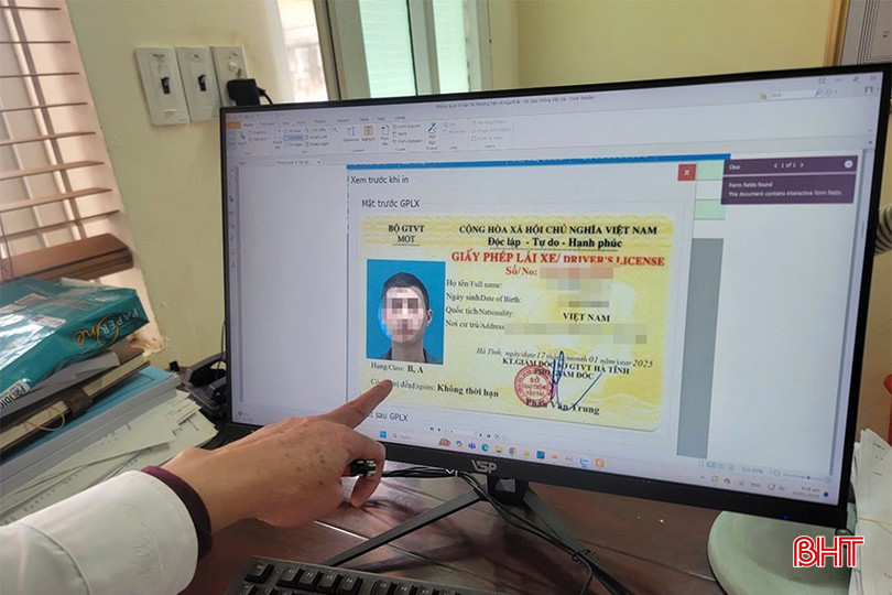 Phần mềm bị lỗi khiến việc xử lý hồ sơ cấp đổi GPLX tại Hà Tĩnh gặp nhiều khó khăn. bqbht_br_cap-doi-gplx.jpg