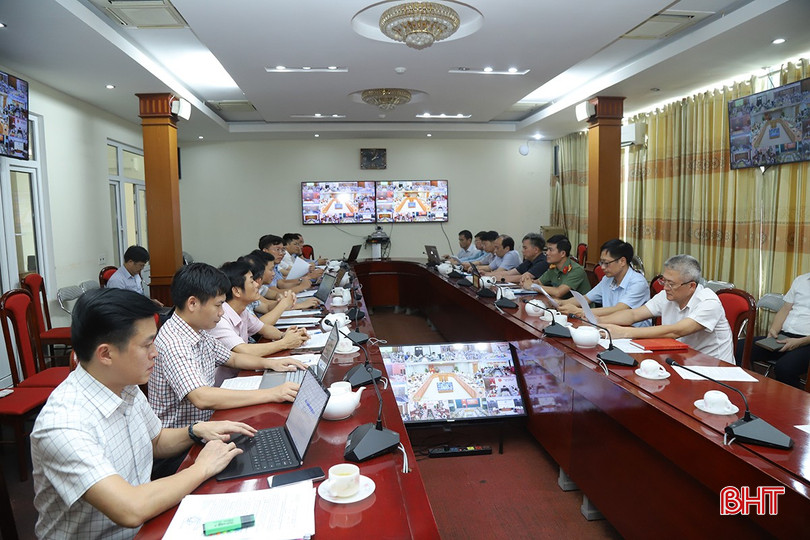 Các đại biểu tham dự ở điểm cầu Hà Tĩnh. bqbht_br_duong-sat-toc-do-cao-1.jpg