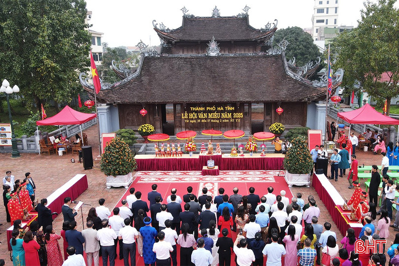 Lễ hội Văn Miếu năm 2025 được tổ chức tại khu Di tích Văn Miếu Hà Tĩnh ở phường Trần Phú, TP Hà Tĩnh. bqbht_br_van-mieu-2v.jpg