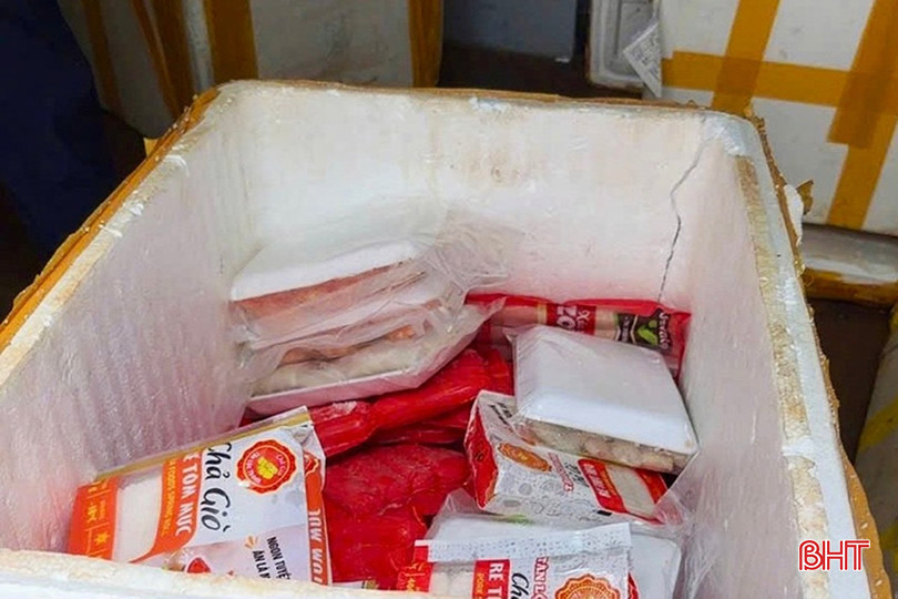 Số hàng vi phạm được trộn lẫn với thực phẩm có nguồn gốc hợp pháp. bqbht_br_thuc-pham-ban-2b.jpg