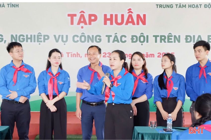 គ្រូបង្ហាត់សិស្សក្នុងជំនាញរៀបចំ។ bqbht_br_5.jpg