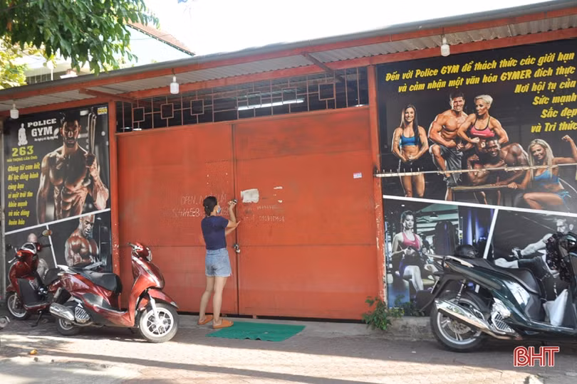 Cơ sở kinh doanh dịch vụ không thiết yếu ở Hà Tĩnh đồng loạt đóng cửa phòng dịch