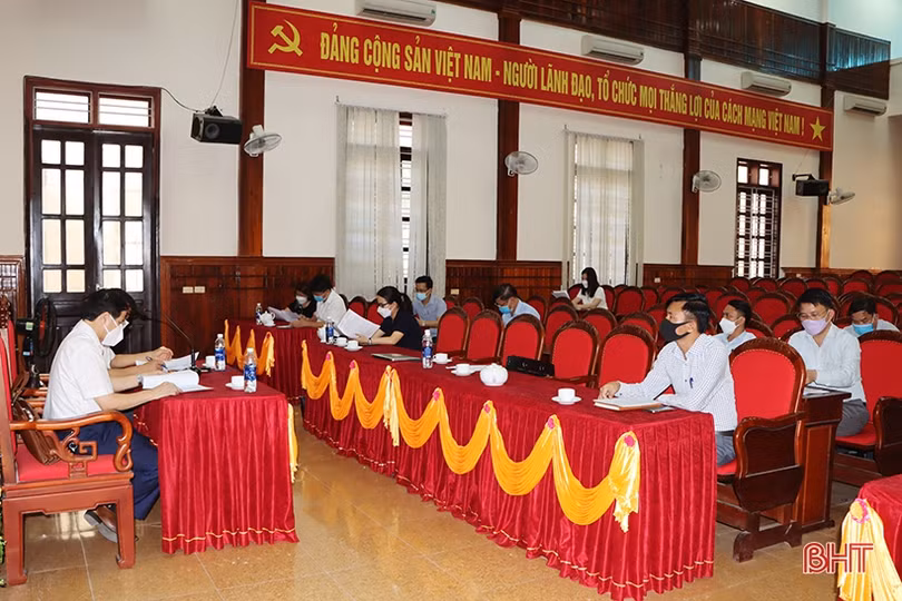 Cẩm Xuyên lập 6 chốt kiểm soát, phong tỏa toàn xã Cẩm Dương vào 12h trưa nay