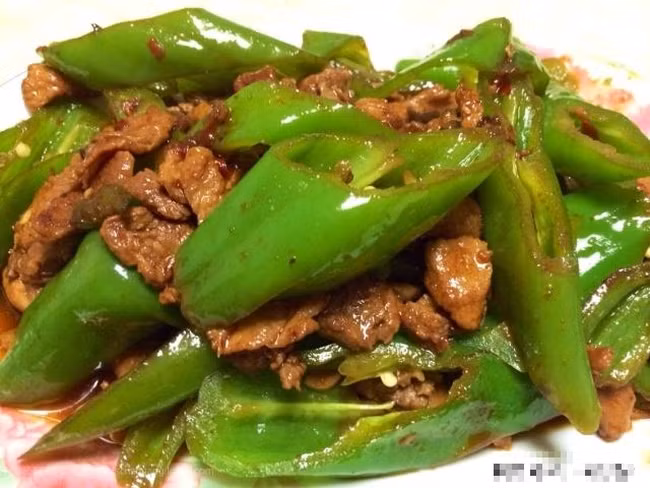 3 mẹo giúp xào thịt mềm, không khô, không dính chảo