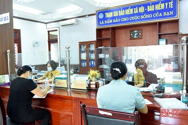 Cụm thi đua số IV BHXH Việt Nam bàn giao nhà tình nghĩa tại Hà Tĩnh