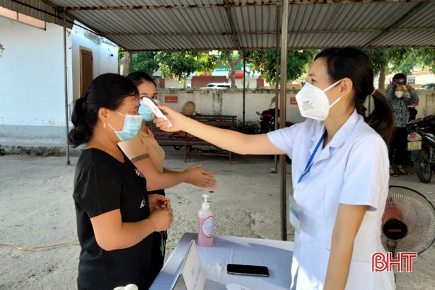 Các địa phương ở Hà Tĩnh tiếp tục tiêm vacxin phòng COVID-19 đợt 4