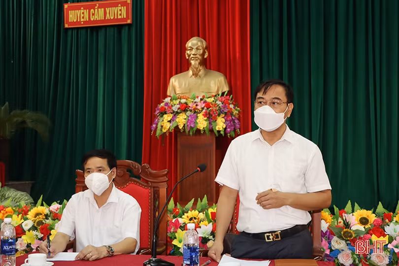 Cẩm Xuyên lập 6 chốt kiểm soát, phong tỏa toàn xã Cẩm Dương vào 12h trưa nay