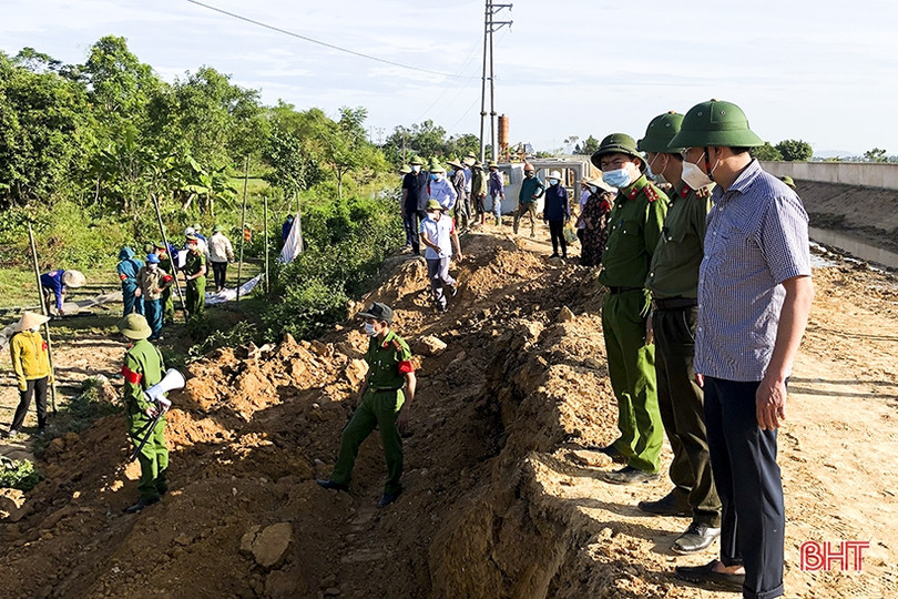 Bảo vệ thi công kênh chính Linh Cảm đoạn qua huyện Đức Thọ
