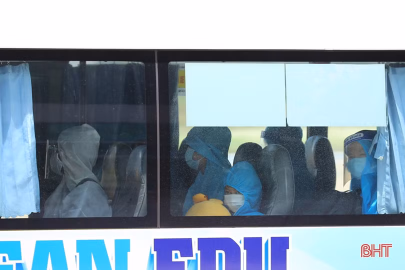 Thêm 201 công dân Hà Tĩnh hồi hương trên chuyến bay thứ 3 của Bamboo Airway