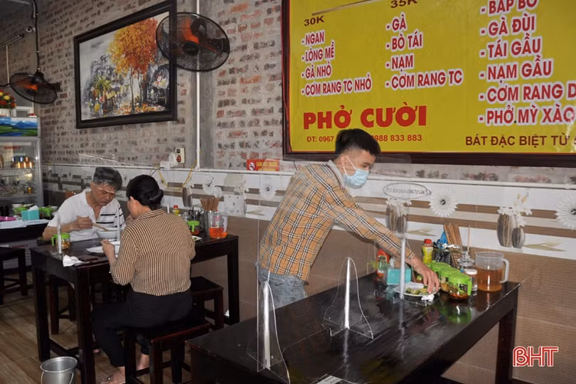 Cơ sở kinh doanh dịch vụ không thiết yếu ở Hà Tĩnh đồng loạt đóng cửa phòng dịch