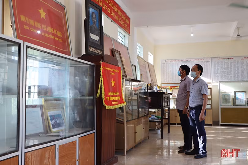 Sáng mãi ngọn đèn làng học Cẩm Bình