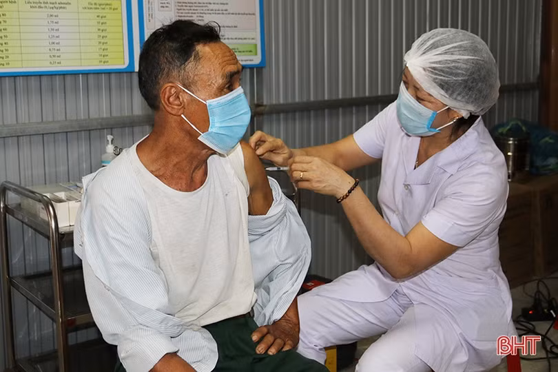 Các cơ sở y tế ở Hà Tĩnh tổ chức tiêm vắc-xin phòng COVID-19 đợt 4