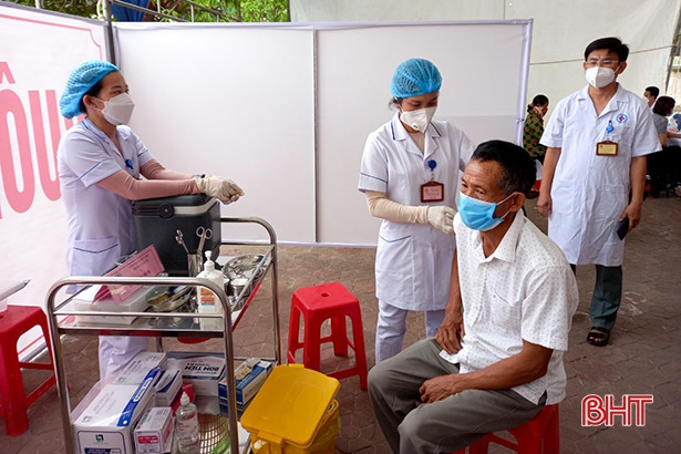 Huyện Kỳ Anh, Thạch Hà triển khai tiêm vacxin phòng COVID-19 đợt 4
