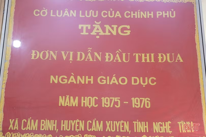 Sáng mãi ngọn đèn làng học Cẩm Bình