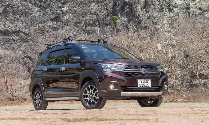 Loạt ôtô khuyến mãi sâu tháng 8