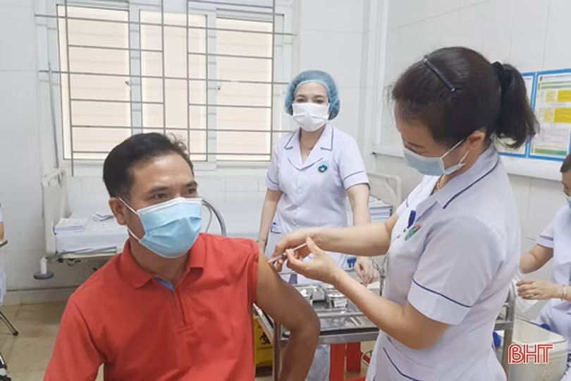 Hà Tĩnh tiếp tục duy trì kiểm soát tốt dịch bệnh, ngăn chặn kịp thời các nguy cơ lây nhiễm trong cộng đồng