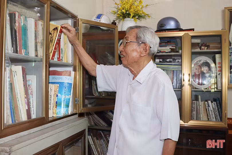 Sáng mãi ngọn đèn làng học Cẩm Bình