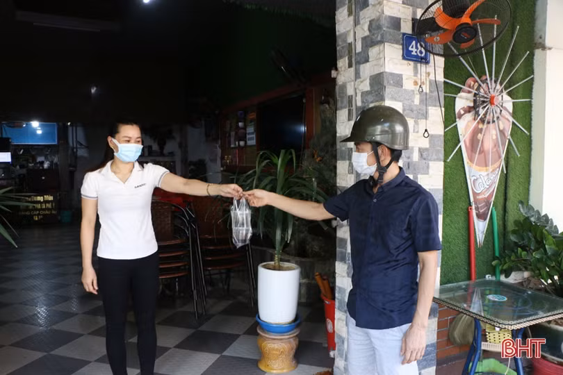 Cơ sở kinh doanh dịch vụ không thiết yếu ở Hà Tĩnh đồng loạt đóng cửa phòng dịch