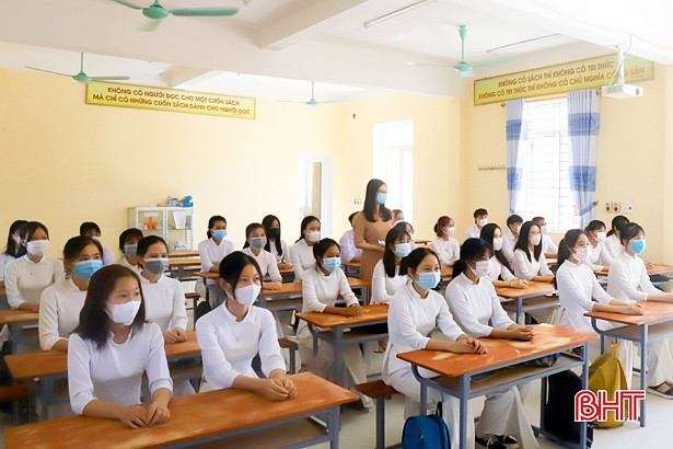 Tỷ lệ tốt nghiệp THPT năm 2021 ở Hà Tĩnh đạt 99,02%