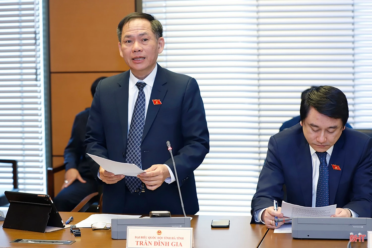 Đại biểu Trần Đình Gia - ĐBQH tỉnh Hà Tĩnh phát biểu.