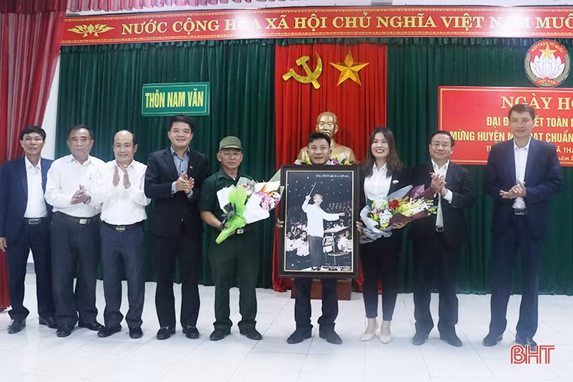 Lãnh đạo Hà Tĩnh vui đại đoàn kết với Nhân dân