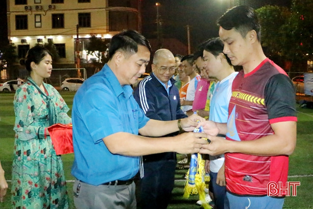 Khởi tranh Giải bóng đá lão tướng tranh cúp Nam Sport lần thứ 3