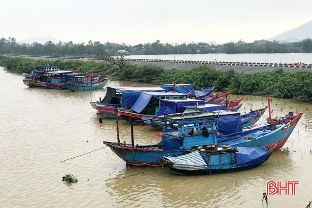 Thị xã Kỳ Anh gấp rút sơ tán 4.130 người dân ra khỏi vùng nguy hiểm