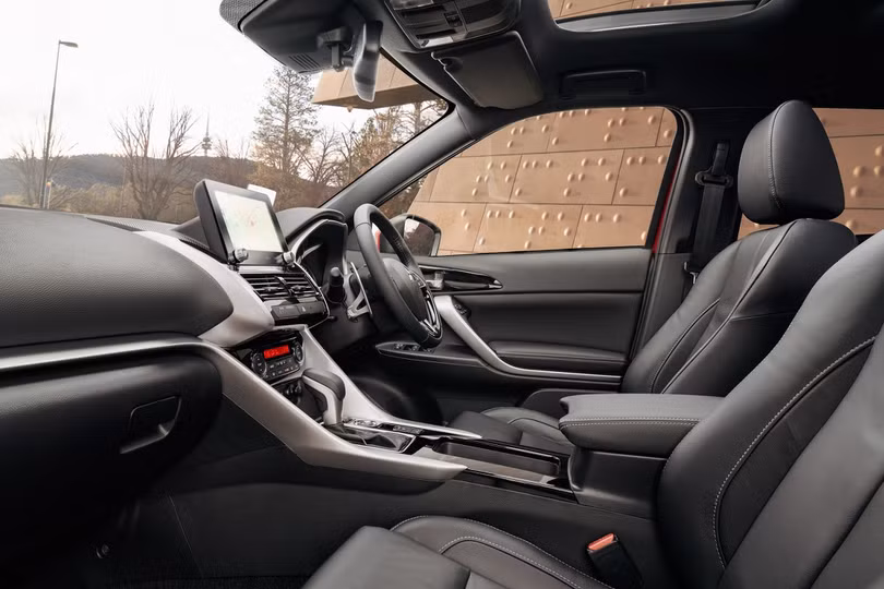 Cận cảnh Mitsubishi Eclipse Cross facelift - cốp rộng, thiết kế đẹp