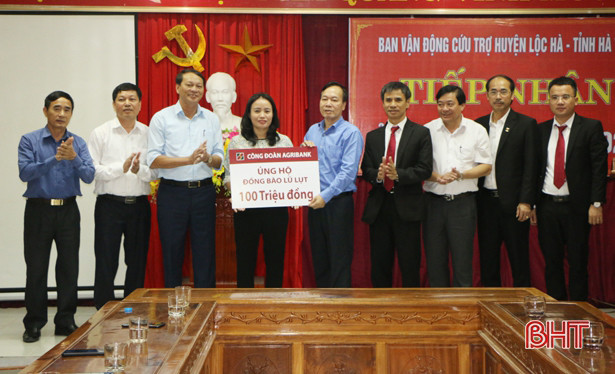 Công đoàn Agribank tiếp tục hỗ trợ đồng bào bị ảnh hưởng lũ lụt ở Hà Tĩnh