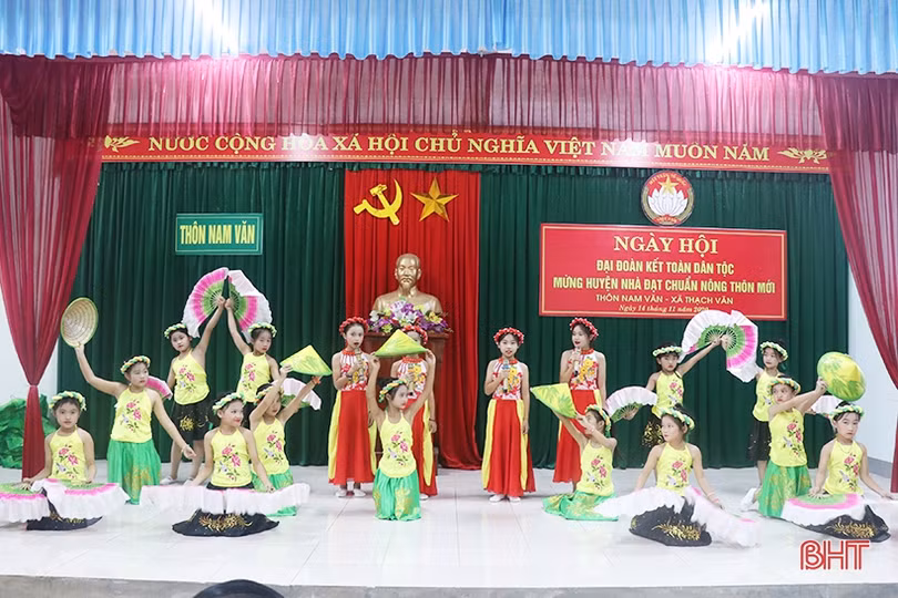 Lãnh đạo Hà Tĩnh vui đại đoàn kết với Nhân dân