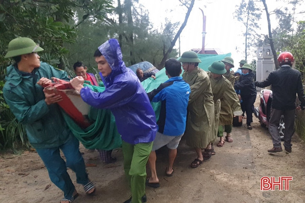 Hà Tĩnh đã di dời gần 3.500 người đến nơi an toàn