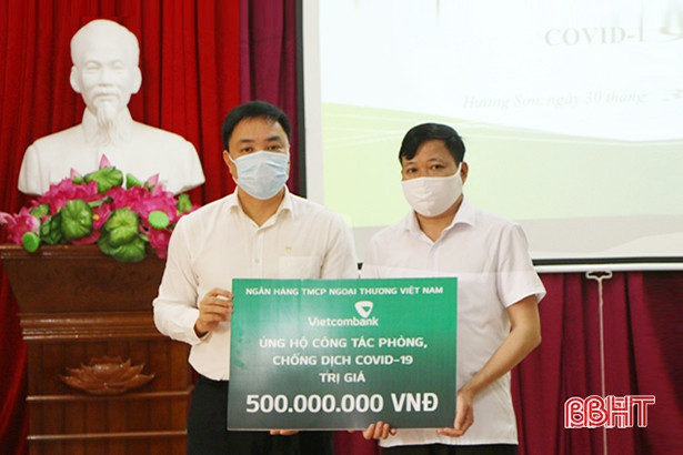 Vietcombank Hà Tĩnh giảm thêm 1%/năm lãi suất cho vay đến 12/2/2021
