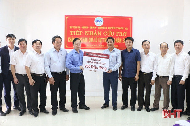 Công đoàn Agribank tiếp tục hỗ trợ đồng bào bị ảnh hưởng lũ lụt ở Hà Tĩnh