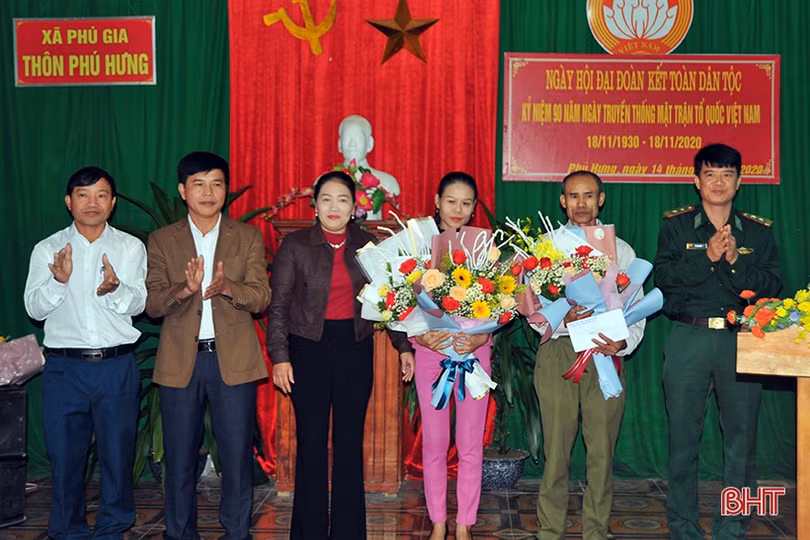 Lãnh đạo Hà Tĩnh vui đại đoàn kết với Nhân dân