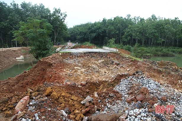 Hà Tĩnh thiệt hại hơn 5.300 tỷ đồng sau 2 trận lũ lớn, đề nghị Trung ương tiếp tục hỗ trợ khôi phục sản xuất, khắc phục hạ tầng