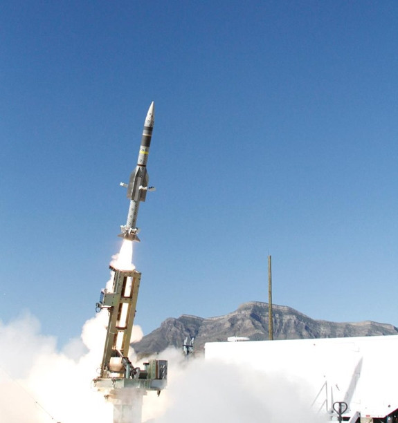 Mỹ thử nghiệm vũ khí phòng không giá rẻ mới