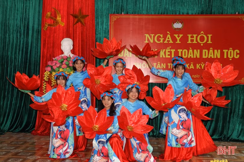 Lãnh đạo Hà Tĩnh vui đại đoàn kết với Nhân dân