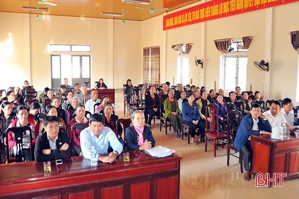 100 nông dân ở Hương Khê tham gia phân loại, xử lý rác thải tại hộ